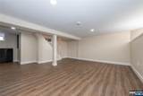 238 Van - Photo 35