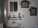 147 Phelps - Photo 12