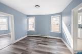 204 Demott - Photo 3