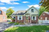 59 Colonial - Photo 2