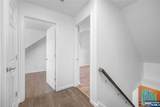 59 Colonial - Photo 16