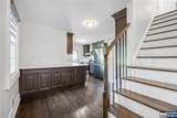 59 Colonial - Photo 3
