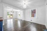59 Colonial - Photo 8