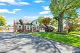 59 Colonial - Photo 1