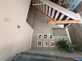170 Manhattan - Photo 2
