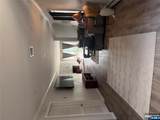 170 Manhattan - Photo 8