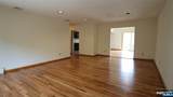 206 New York - Photo 4