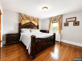 569 Monroe Place - Photo 8