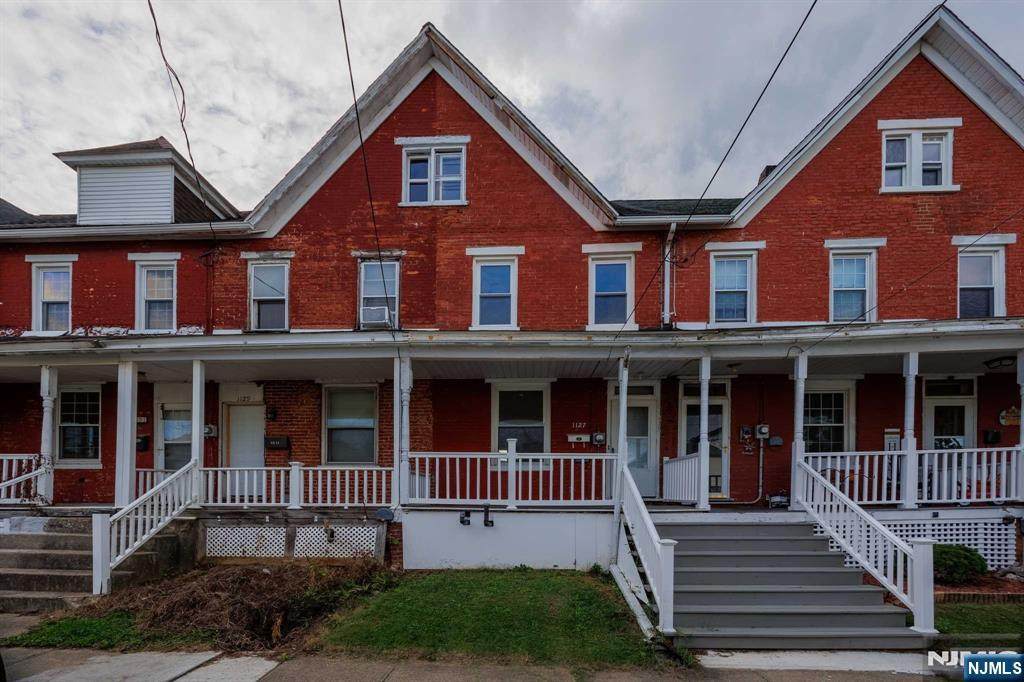 1127 East Boulevard - Photo 1