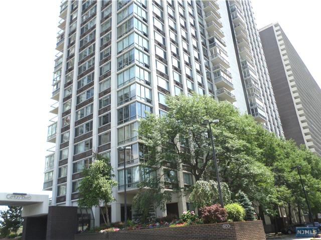 1600 Parker Avenue - Photo 1