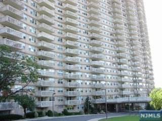 555 North Avenue - Photo 1