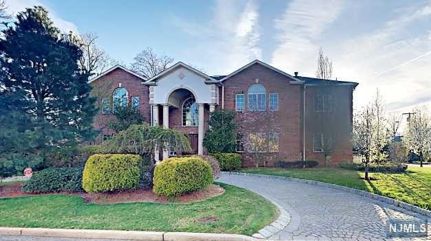 60 Lynn Drive - Photo 1