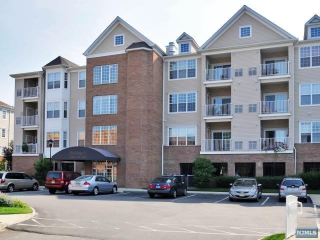 502 Bushes Lane - Photo 1