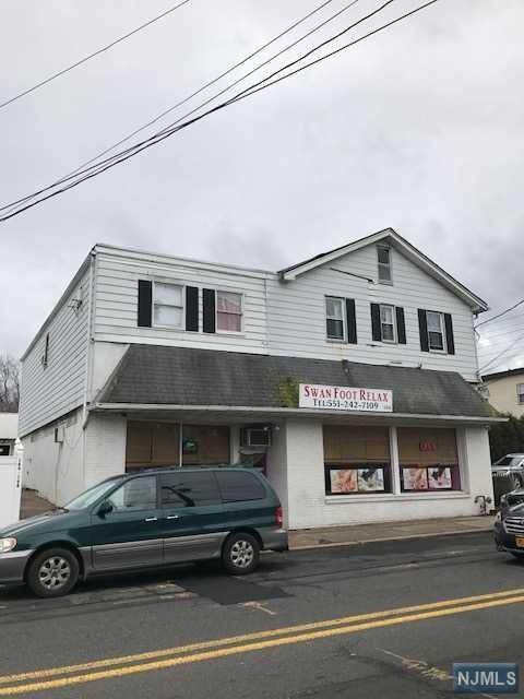 166 Paris Avenue - Photo 1