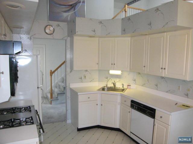 621 Fairfax Drive - Photo 1