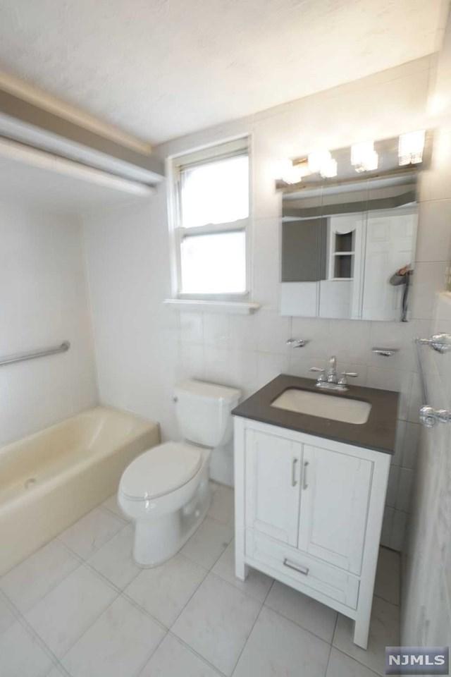 616 New Jersey Avenue - Photo 1