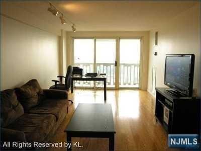 555 North Avenue - Photo 1