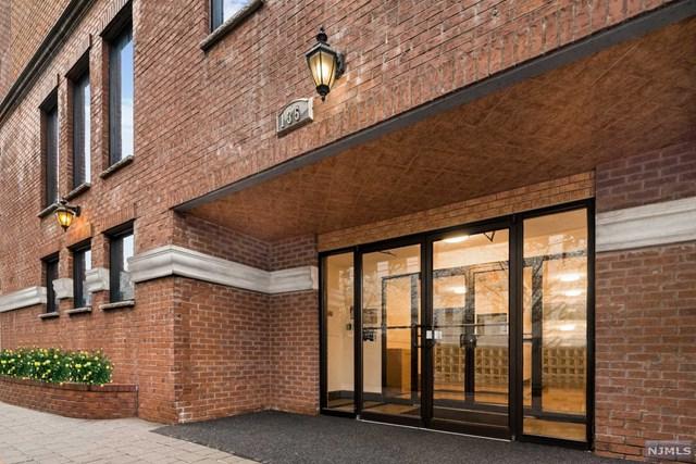 135 38th Street - Photo 1