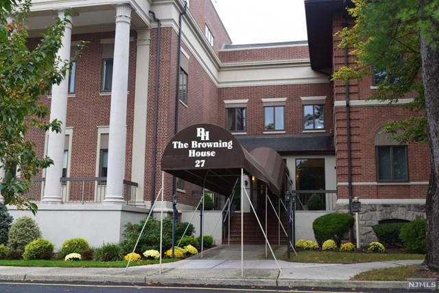 27 Clinton Avenue - Photo 1