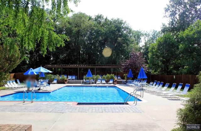 11 Danbury Court - Photo 1