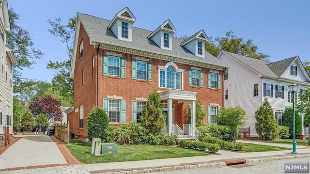 13 Carillon Circle - Photo 1