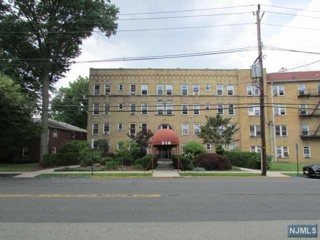 218 Broad Avenue - Photo 1