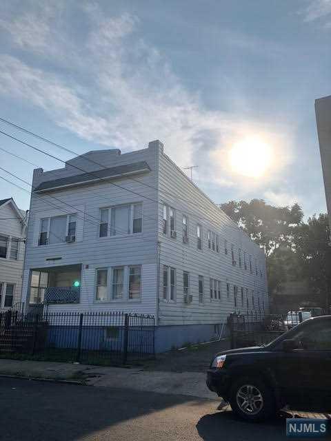 124-126 32nd Street - Photo 1