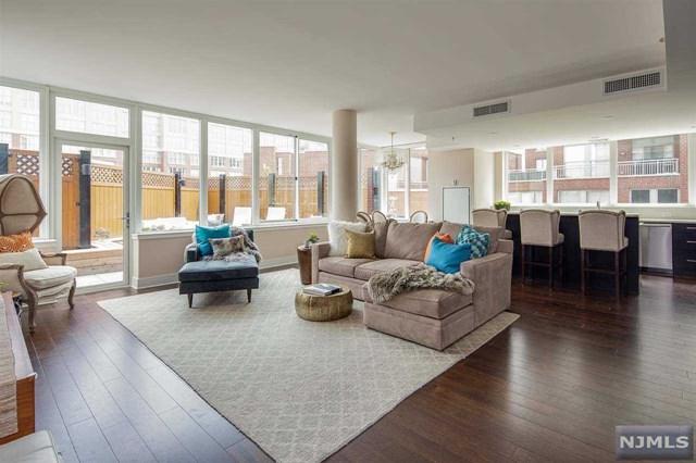 1100 Maxwell Lane - Photo 1