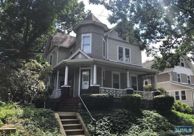 149 Woodside Avenue - Photo 1