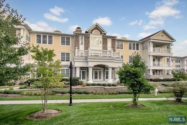 609 Four Seasons Lane - Photo 1