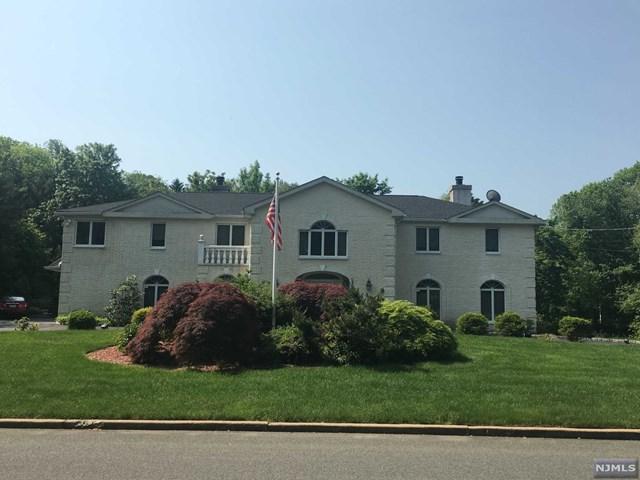 672 Knollwood Road - Photo 1