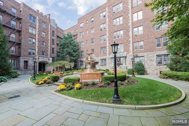 275 Engle Street - Photo 1