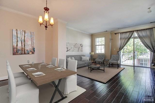270 Roslyn Court - Photo 1