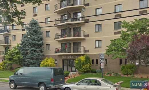 300 Park Street - Photo 1