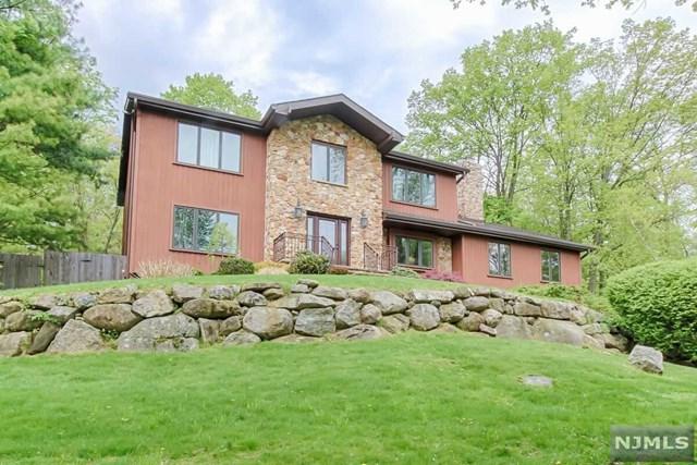 2 Geoffrey Drive - Photo 1