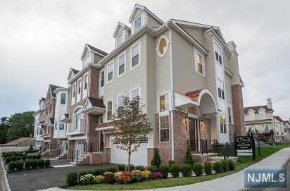 206 Premier Way - Photo 1
