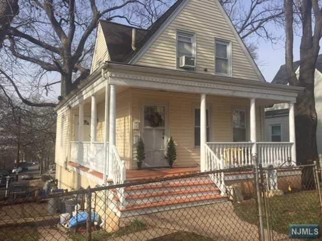 302 Lincoln Avenue - Photo 1