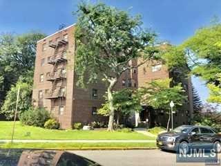 500 Linwood Drive - Photo 1
