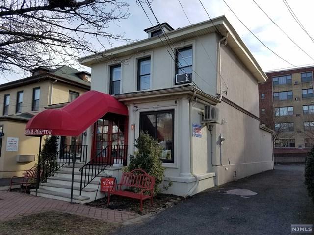 1634 Center Avenue - Photo 1