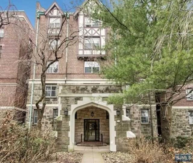 100 Palisade Avenue - Photo 1