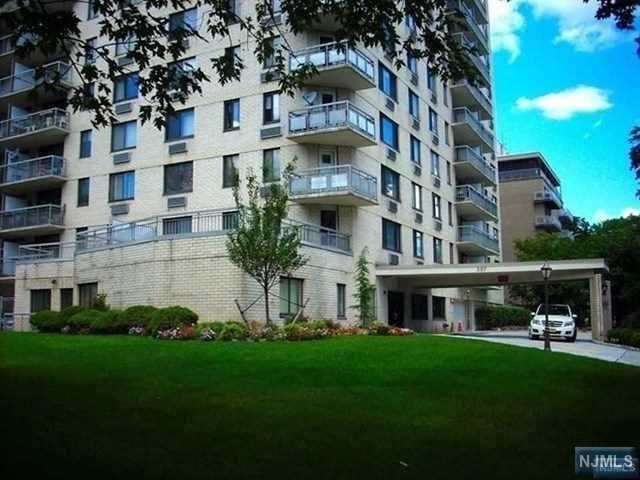 307 Prospect Avenue - Photo 1