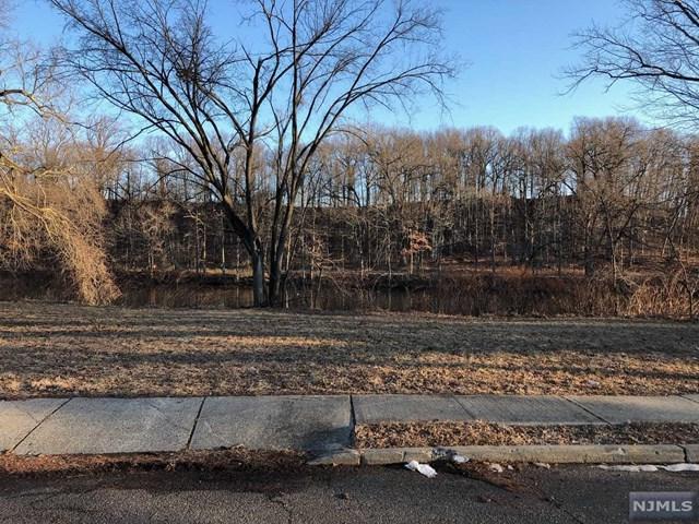 22 Bergen Boulevard - Photo 1
