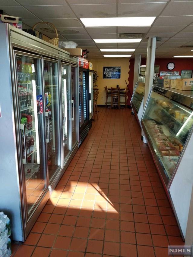 1210 Hamburg Turnpike - Photo 1