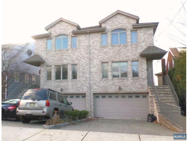 1095 Bergen Boulevard - Photo 1