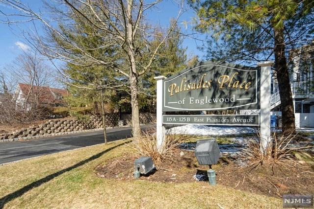121A Palisade Avenue - Photo 1