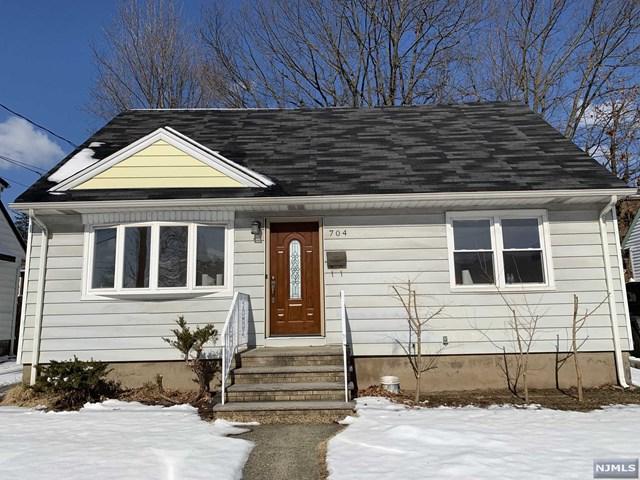 704 9th Street - Photo 1