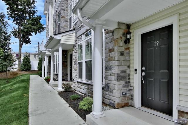 19 Iris Lane - Photo 1