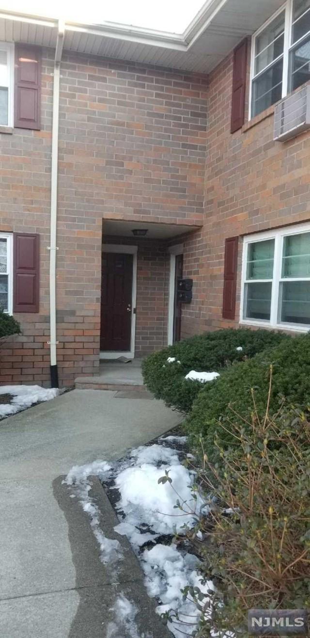 89 Maple Avenue - Photo 1