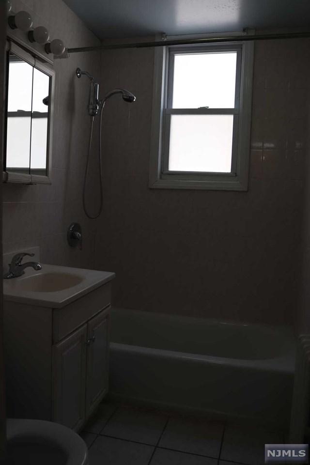 742 Undercliff Avenue - Photo 1