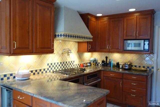 11 Dover Court - Photo 1
